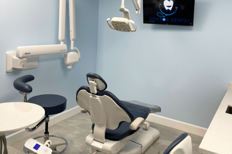 Doctor Dental modern treatment room